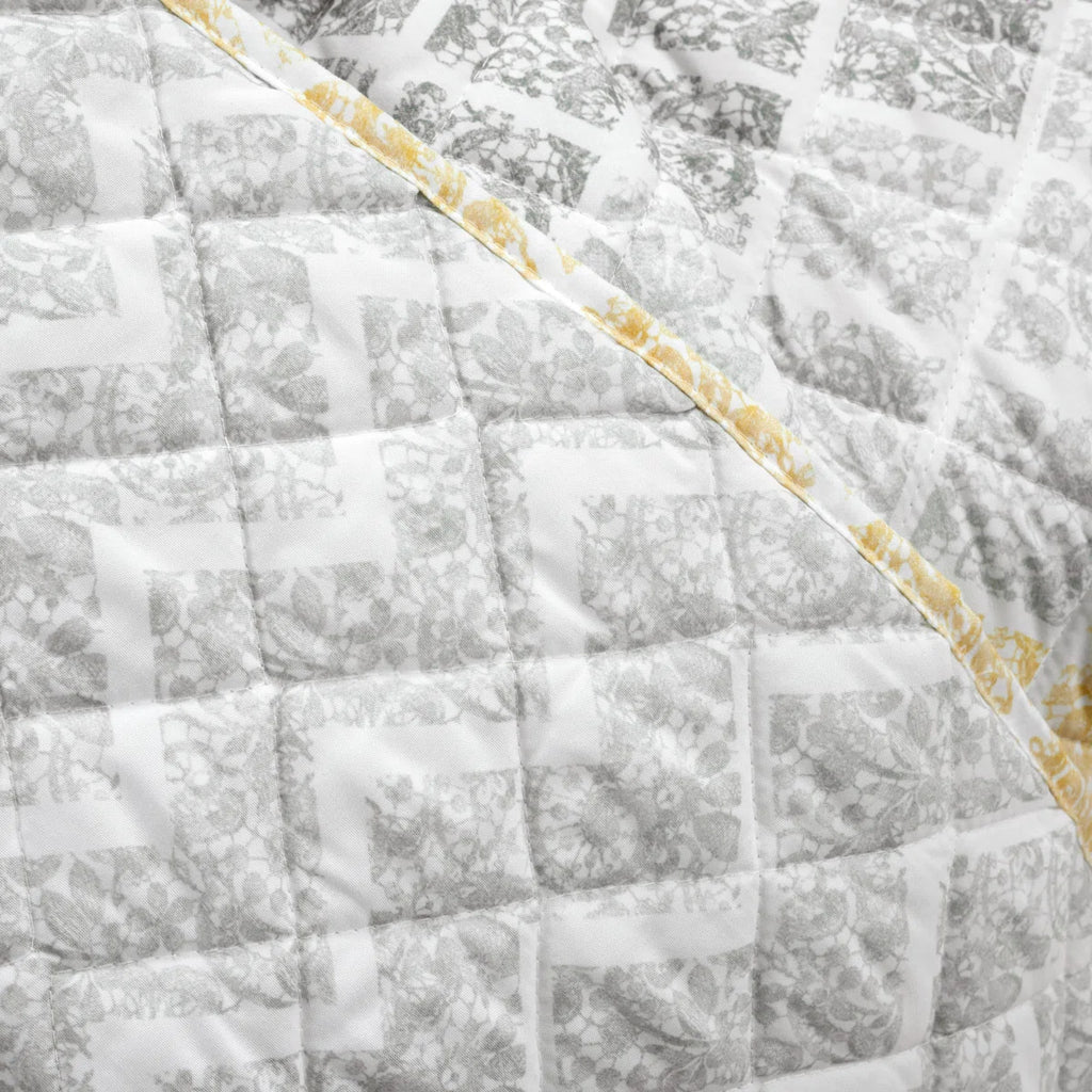 Lush Decor Medallion Ombre Reversible Throw Blanket