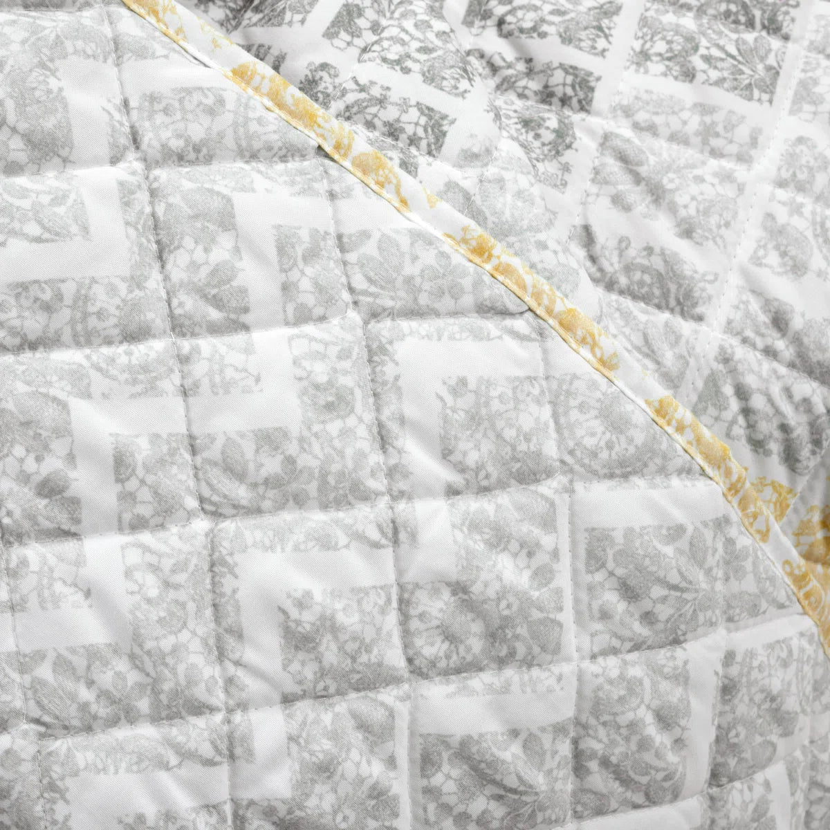 Lush Decor Medallion Ombre Reversible Throw Blanket