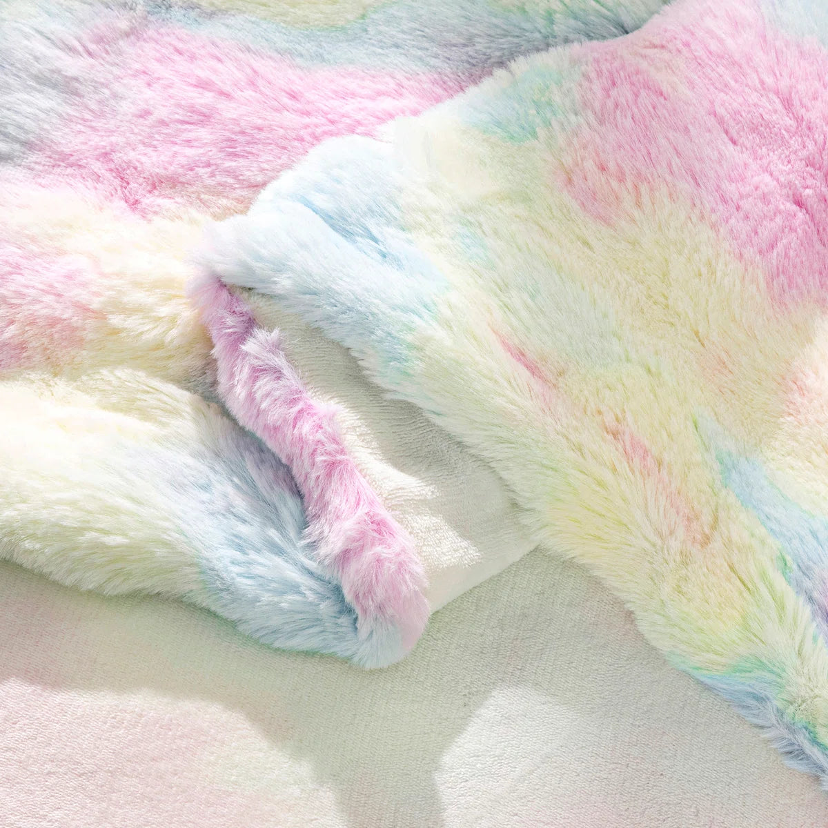 Luxury Cozy Warm Faux Fur Throw Blanket, Reversible Blanket for Sofa, Living Room, Bedroom
